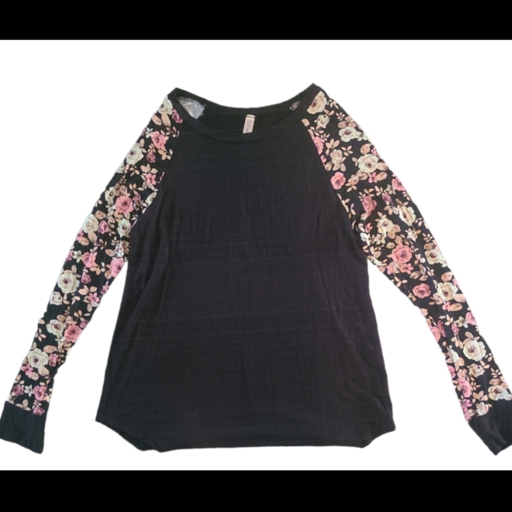 Floral print sleeve top